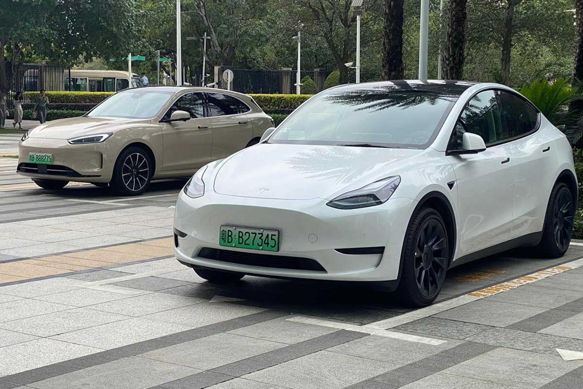 تسلا و آیتو