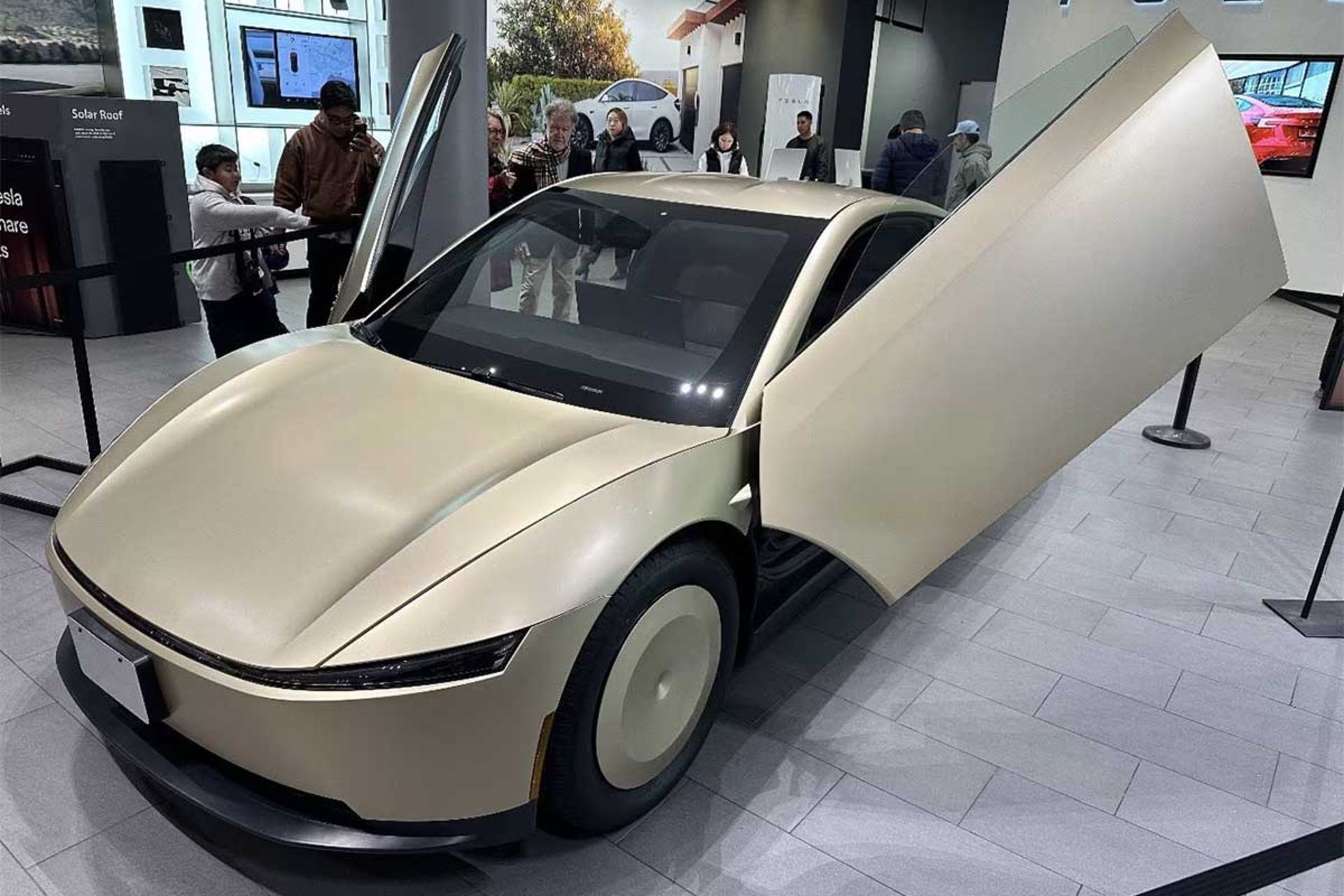 تاکسی خودران تسلا سایبرکب