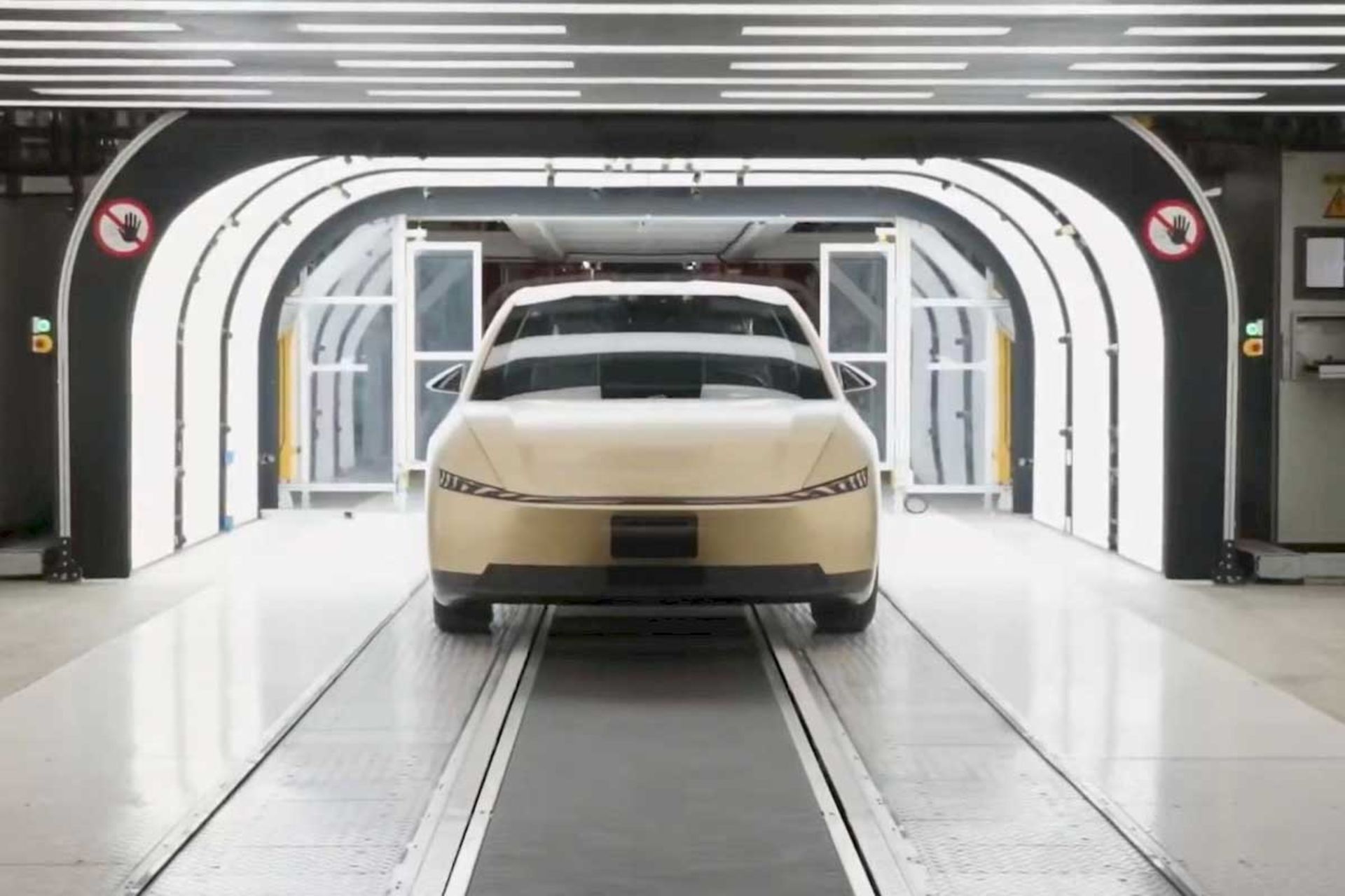 تسلا سایبرکب