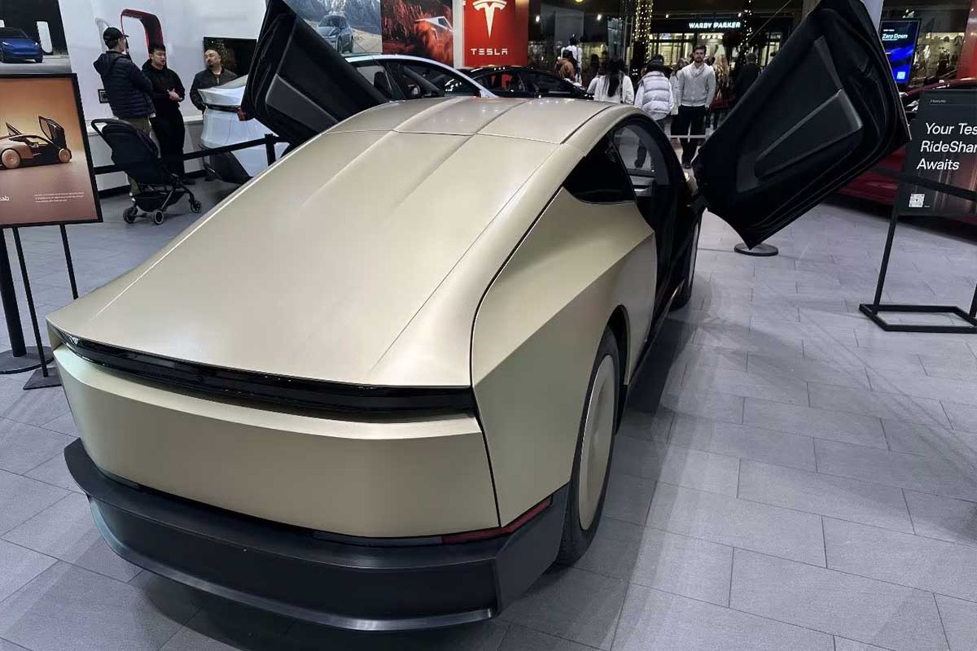 تاکسی خودران تسلا سایبرکب