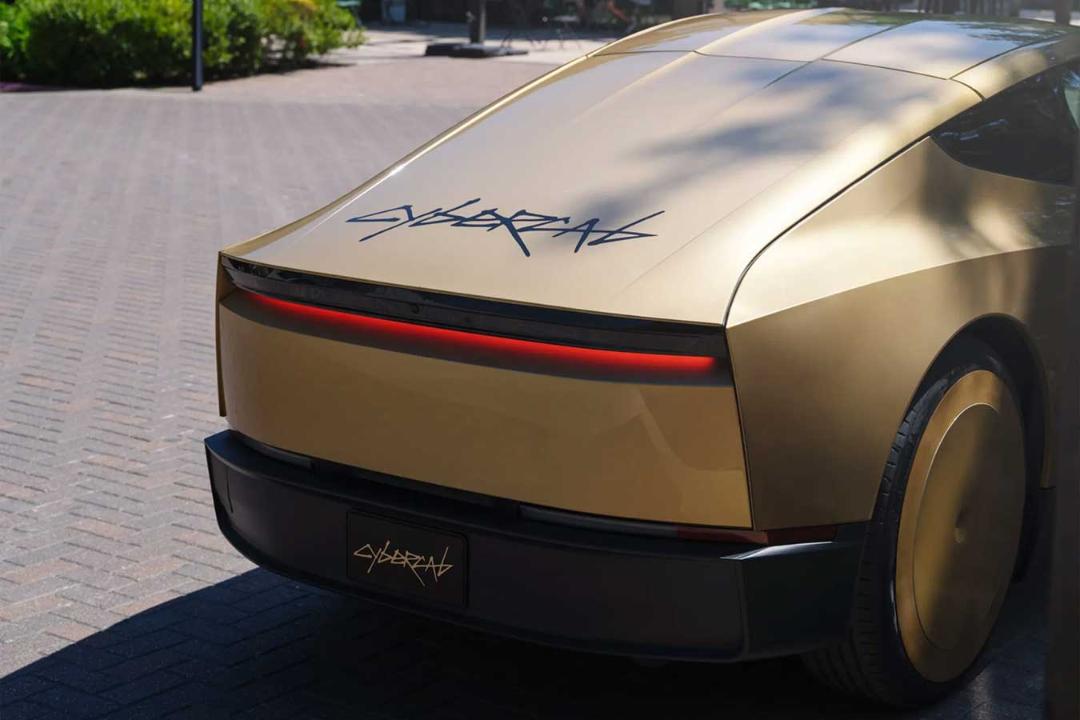 تسلا سایبرکب نمای عقب