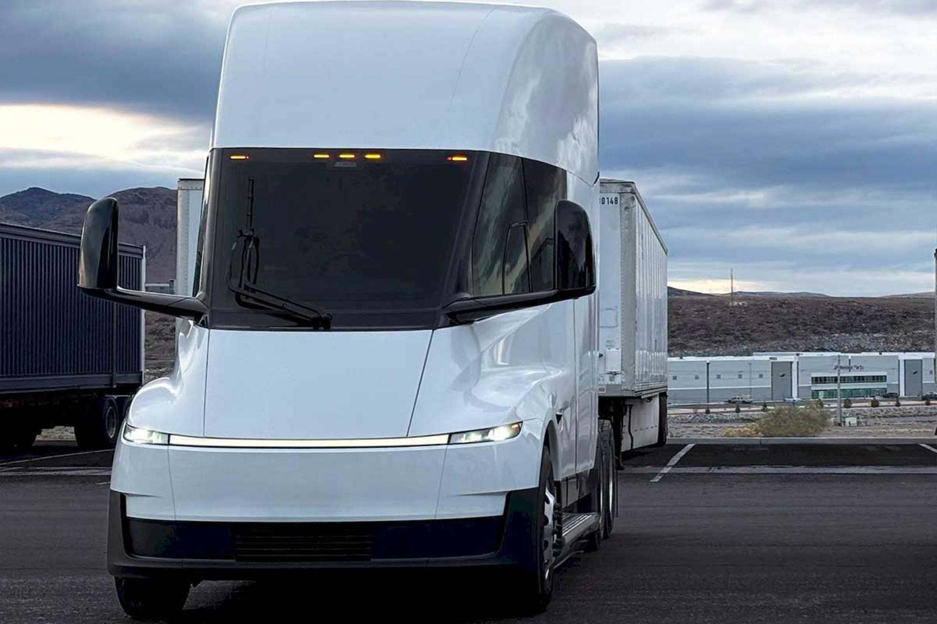 کامیون تسلا سمی