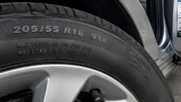 اطلاعات و مشخصات فنی روی دیواره لاستیک خودرو با سایز 205/55 R16