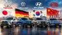 خودروهای تویوتا (Toyota)، فولکس‌واگن (Volkswagen)، هیوندای (Hyundai) و بی‌وایدی (BYD) در کنار پرچم کشورهای سازنده