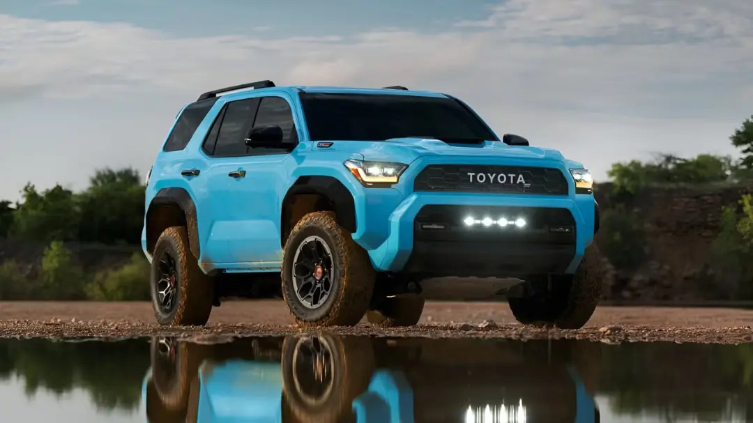 خودرو آفرود تویوتا 4Runner TRD Pro (Toyota 4Runner TRD Pro) در مسیر خاکی