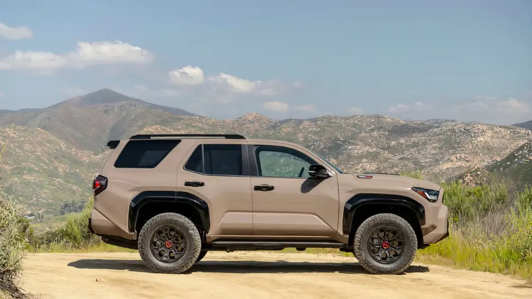 خودروی تویوتا 4Runner TRD Pro (Toyota 4Runner TRD Pro) در مسیر کوهستانی