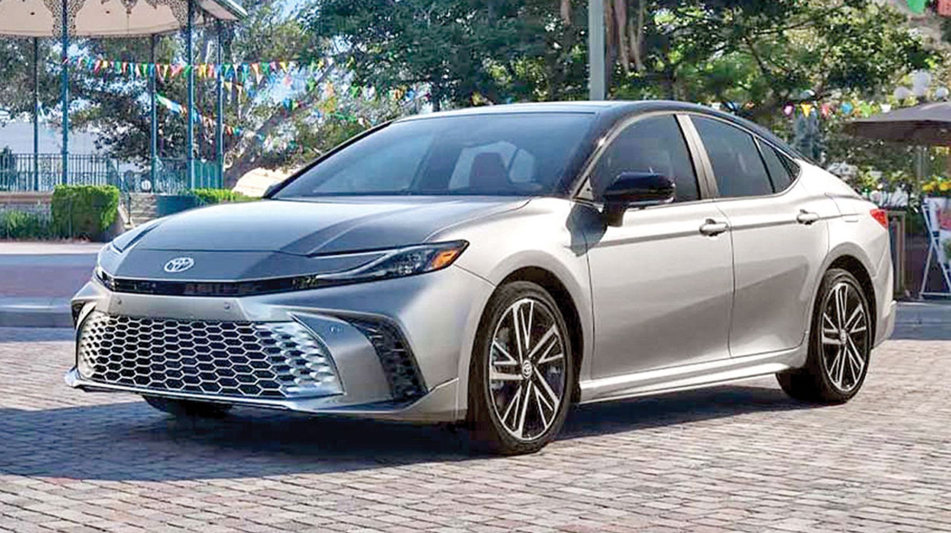 تویوتا کمری هیبرید