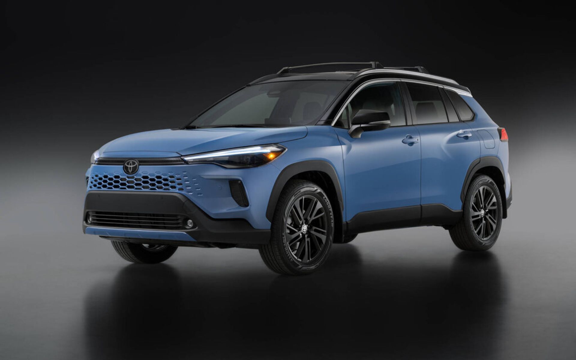 تویوتا کرولا کراس فیس لیفت