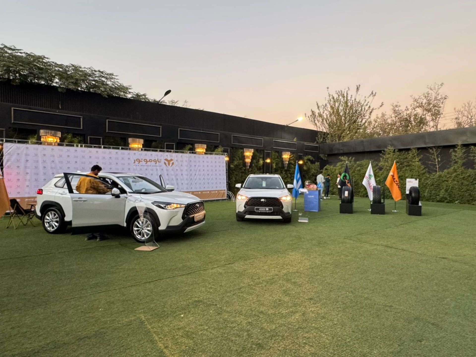 تویوتا کرولا کراس وارداتی تاوموتور