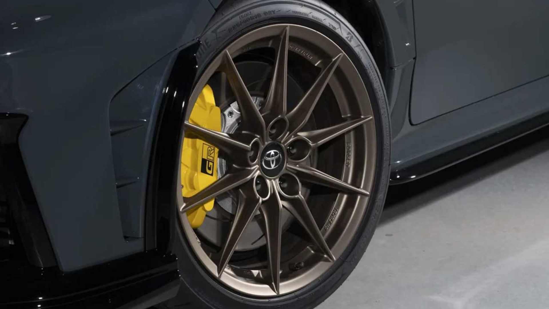 تویوتا GR یاریس موریزو RR