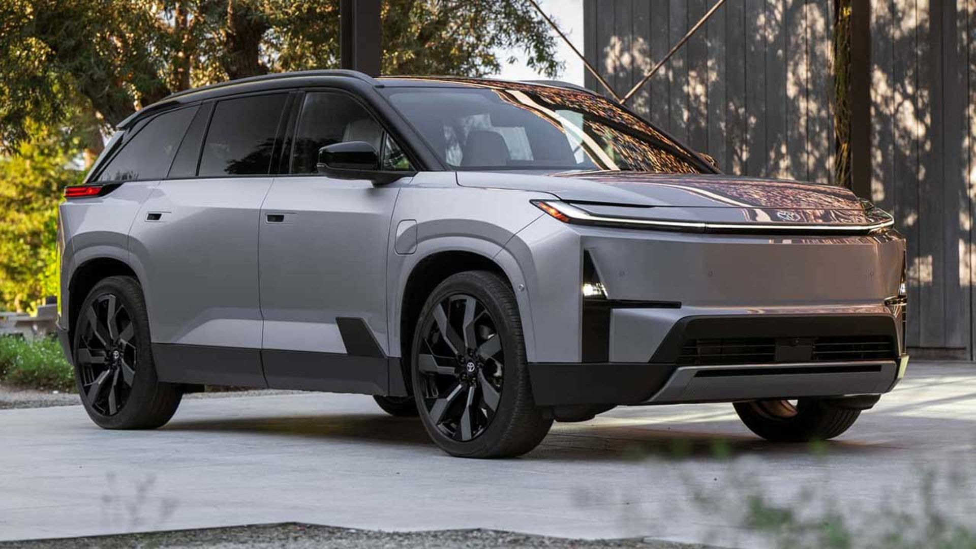 نسل جدید تویوتا هایلندر برقی