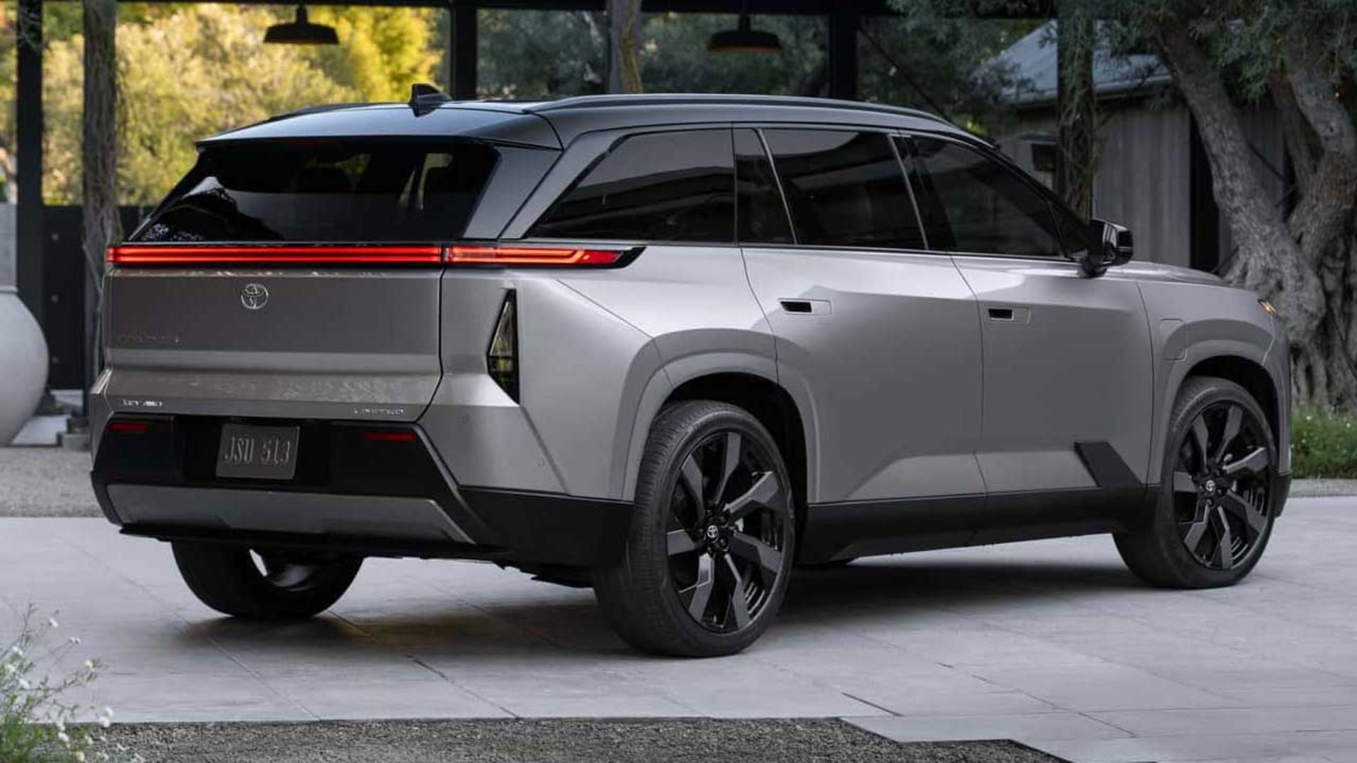 نسل جدید تویوتا هایلندر برقی