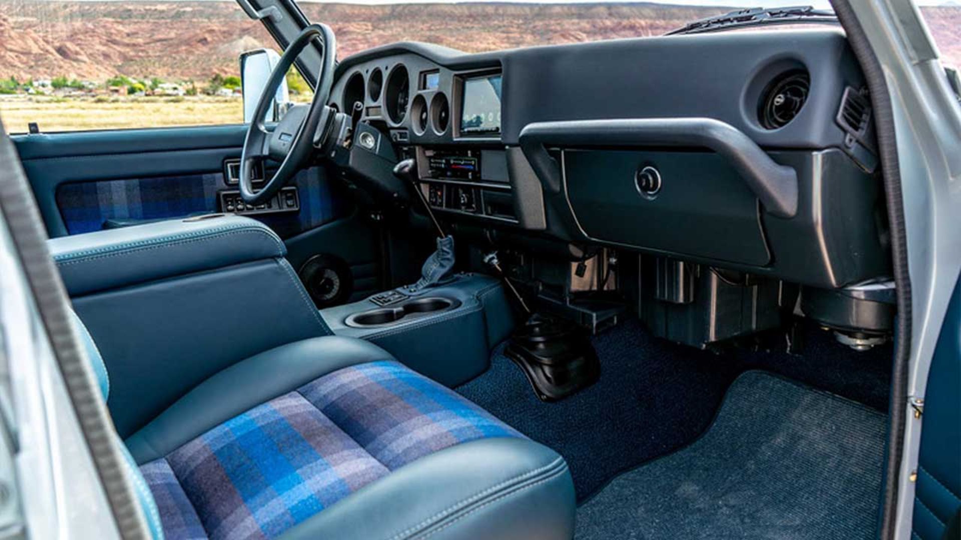 بازسازی جذاب تویوتا لندکروزر