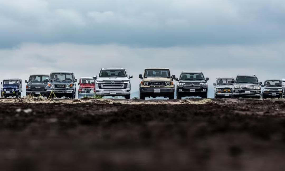 Toyota Land Cruiser (J300)  