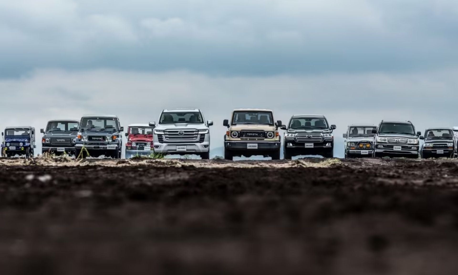 Toyota Land Cruiser (J300)  