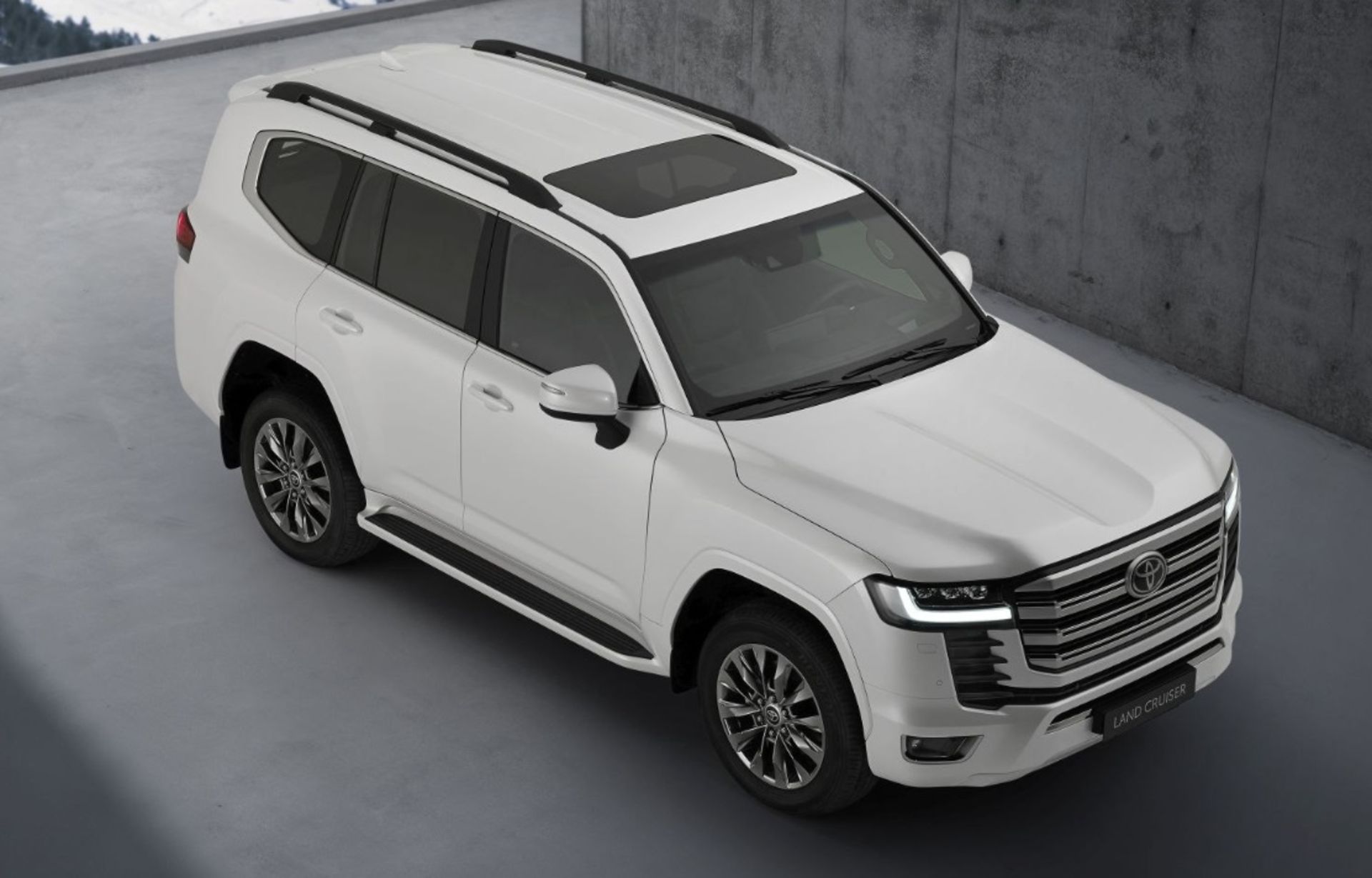 Toyota Land Cruiser (J300)  