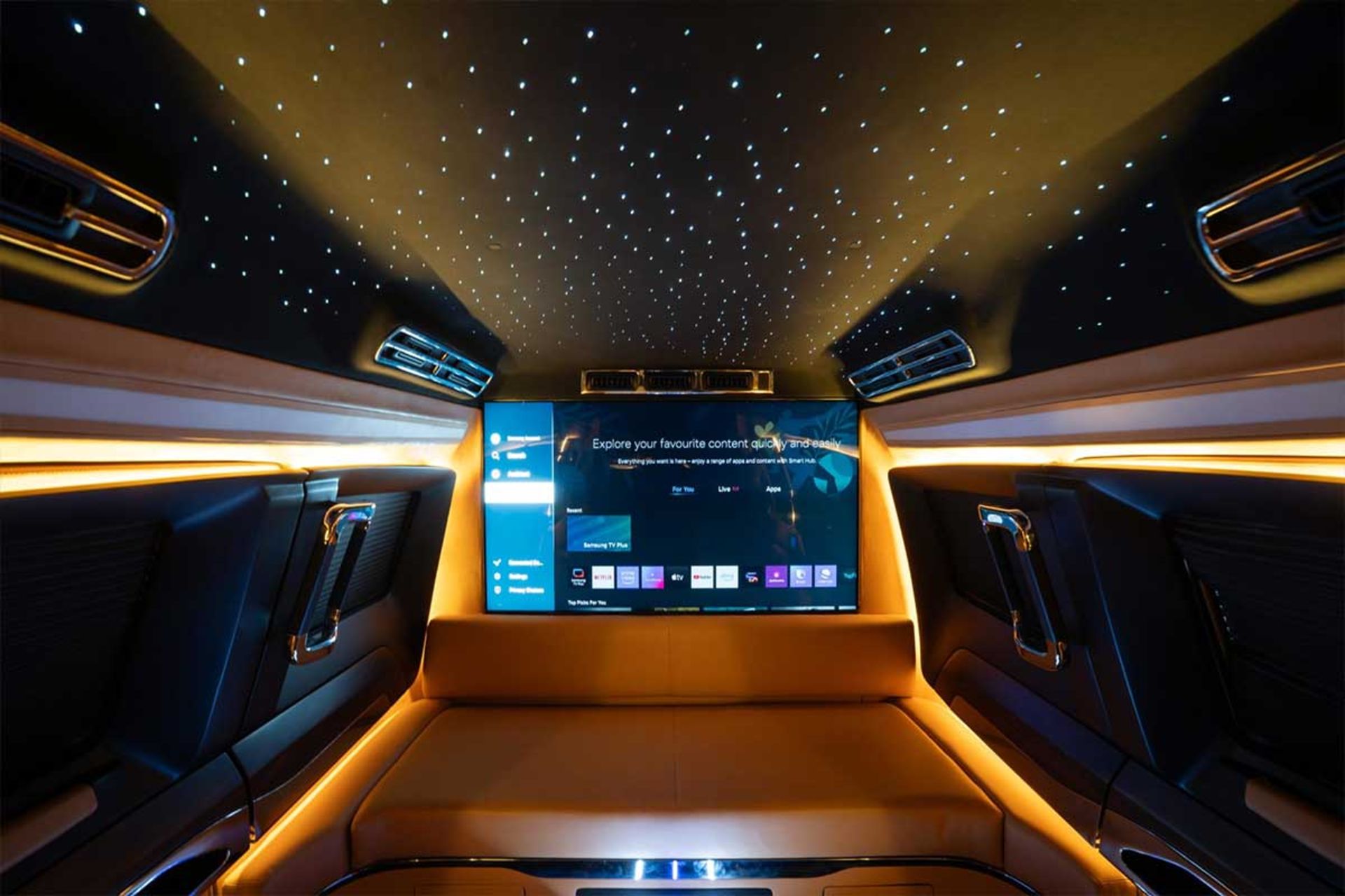 تویوتا لندکروزر لیموزین 