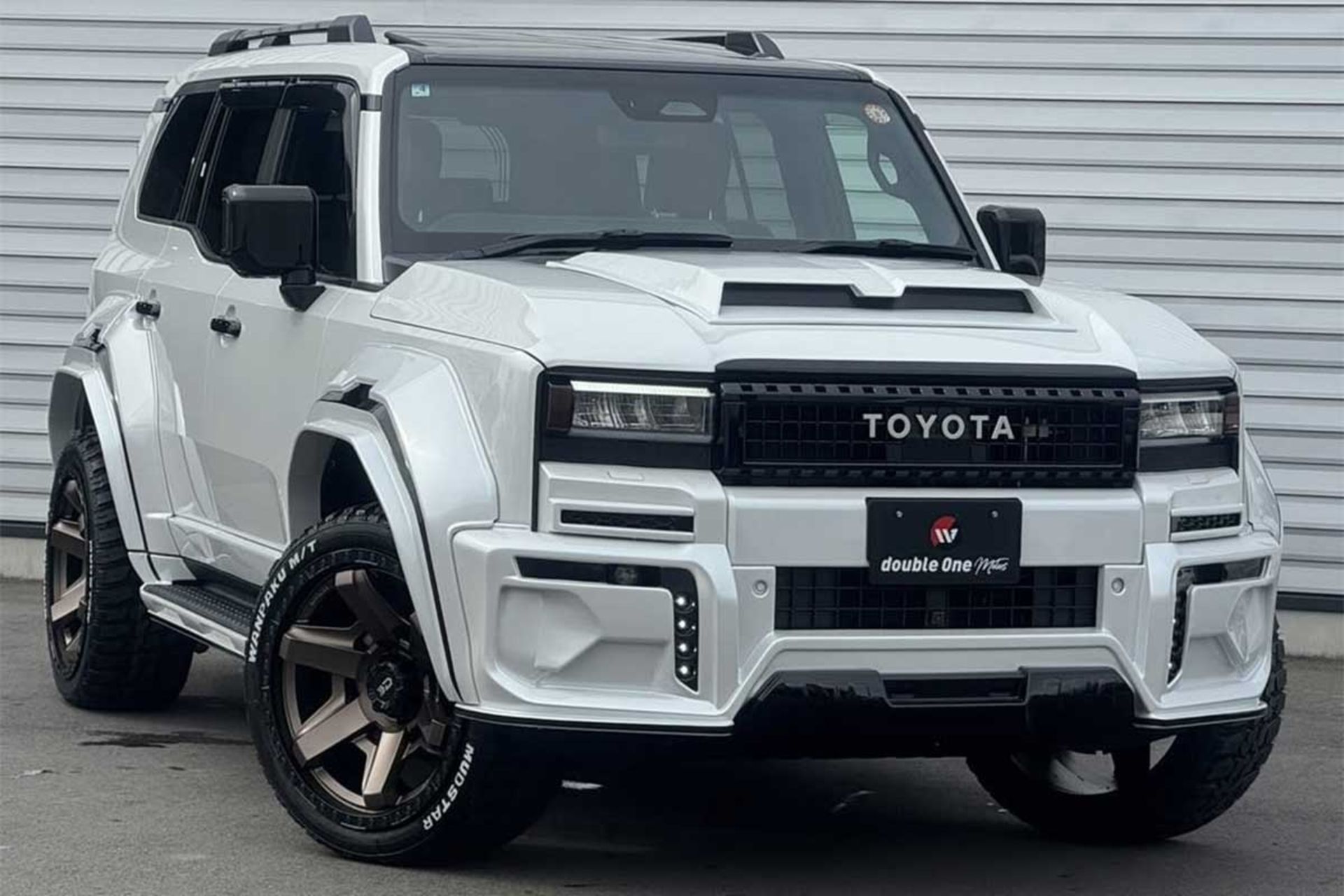 تویوتا لندکروزر پرادو با تیونینگ والد