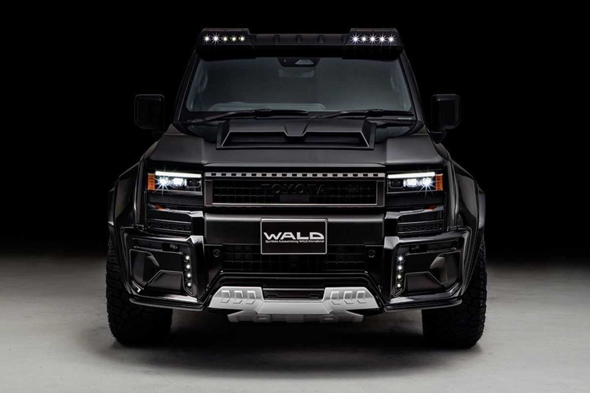 تویوتا لندکروزر پرادو با تیونینگ والد