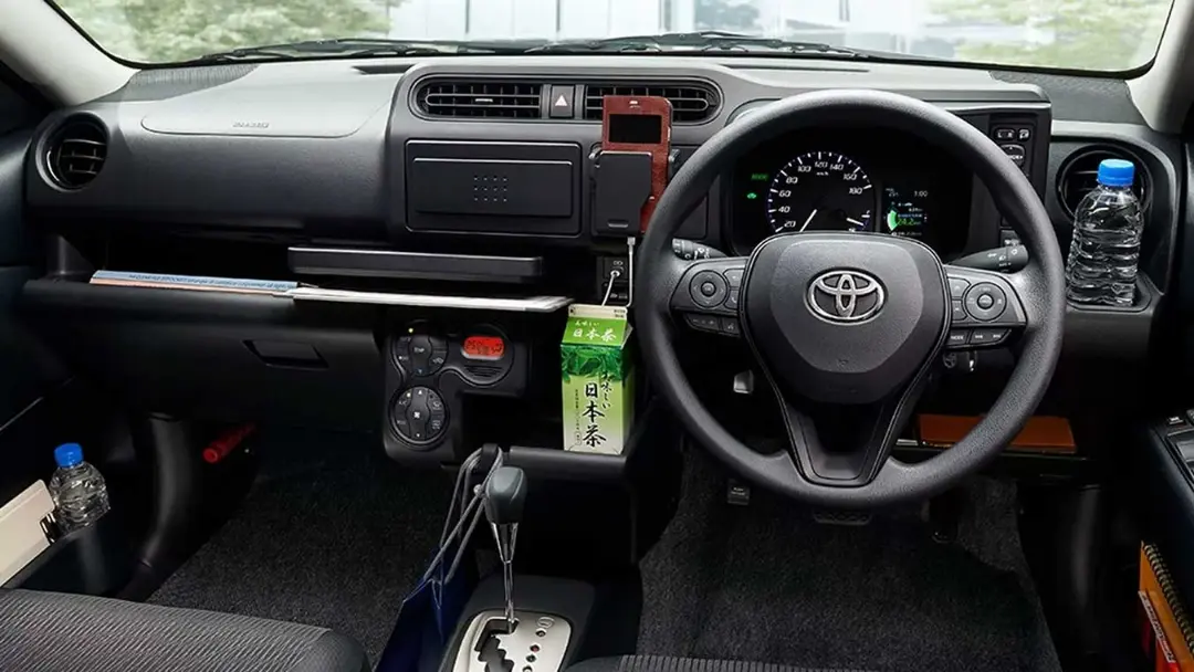 داشبورد و کابین داخلی خودروی تویوتا پروباکس (Toyota Probox)