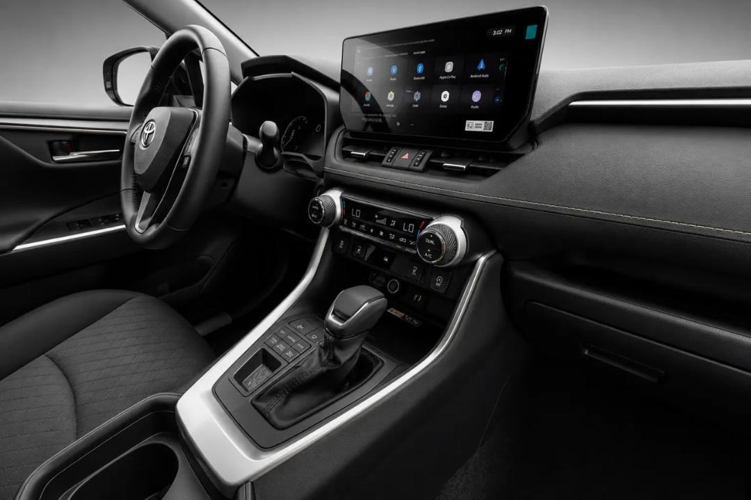 نمای داخلی و داشبورد خودروی تویوتا (Toyota) RAV4 مدل ۲۰۲۵