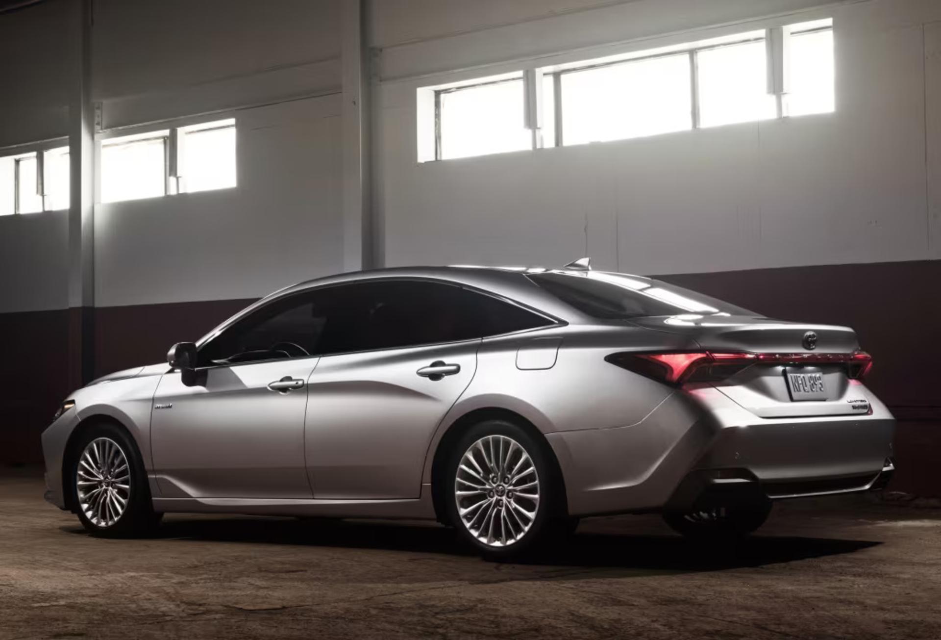 toyota avalon hybrid iran 