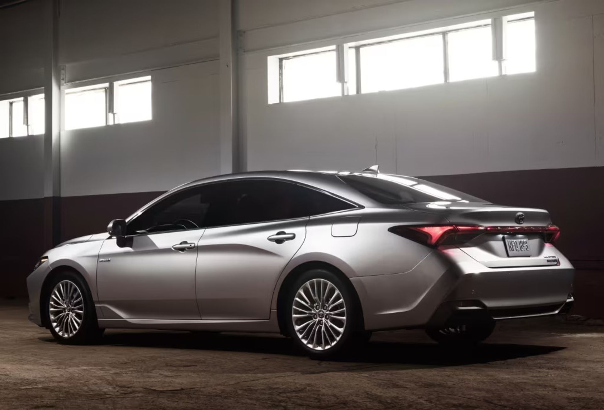 toyota avalon hybrid iran 