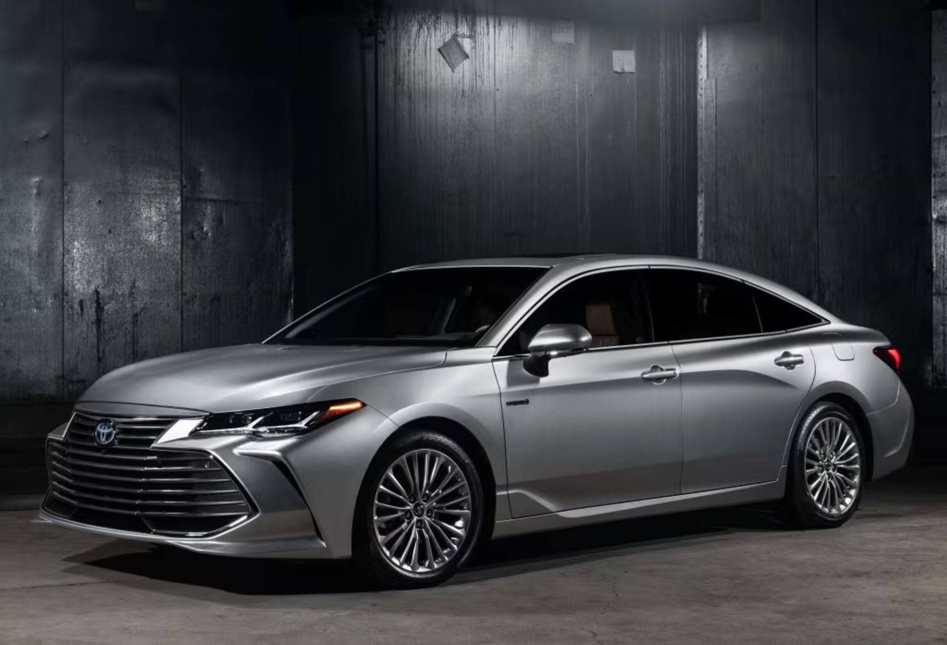 toyota avalon hybrid iran 