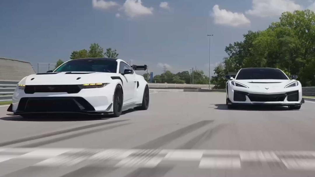 کوروت ZR1X، موستانگ GTD و وایپر ACR در پیست