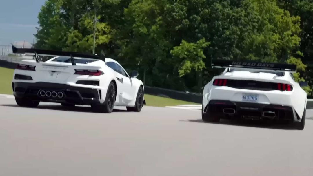 نبرد کوروت ZR1X، موستانگ GTD و وایپر ACR در پیست