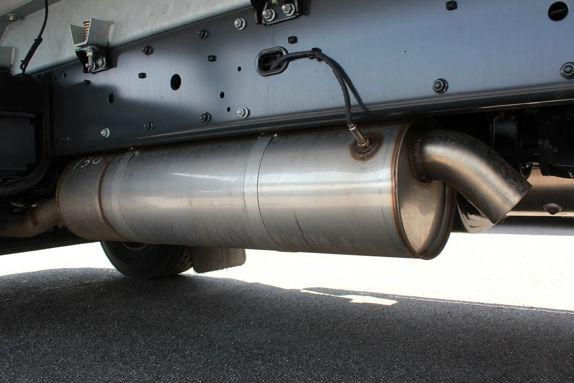 خفه کن اگزوز کامیون