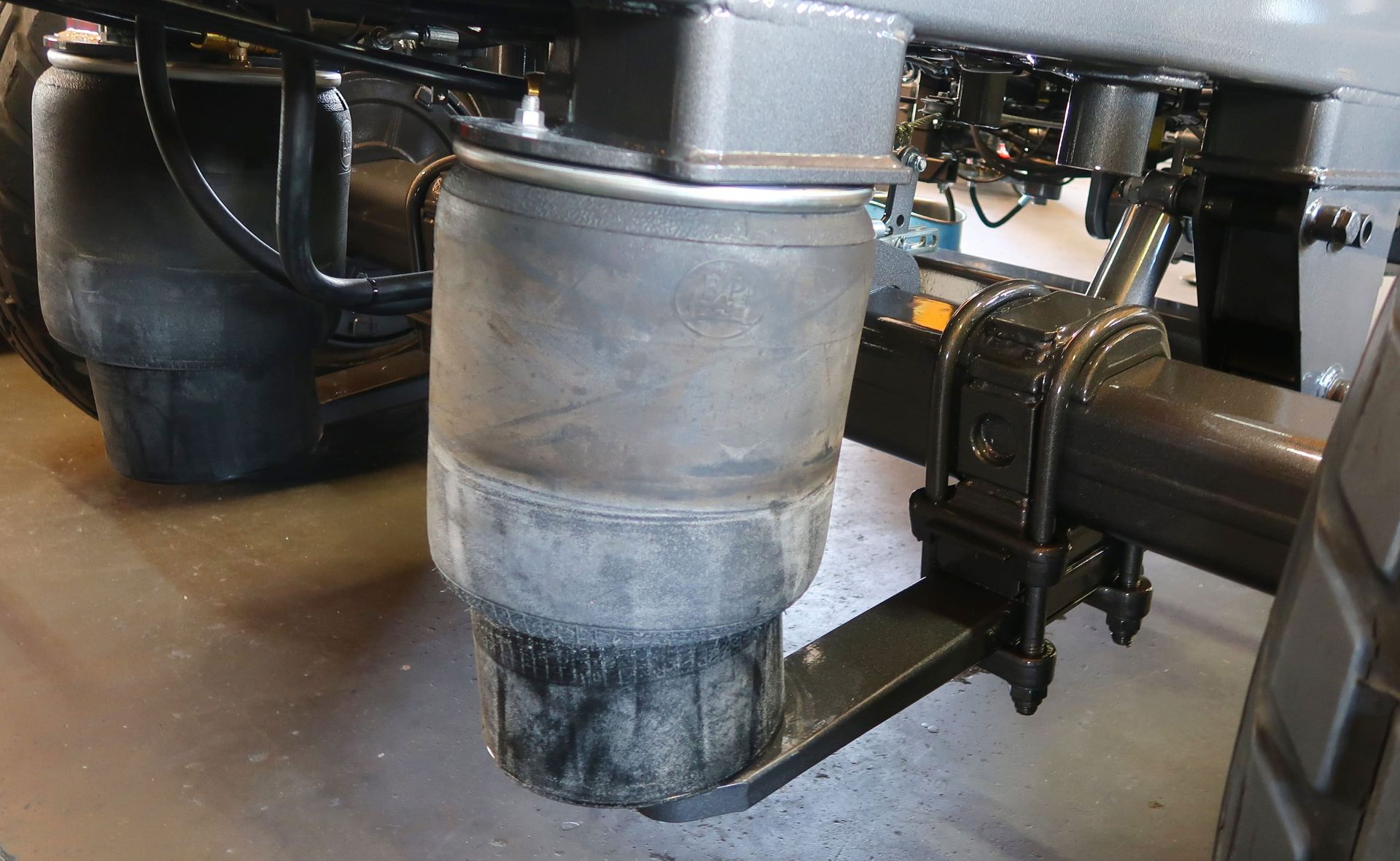 سیستم تعلیق بادی کشنده