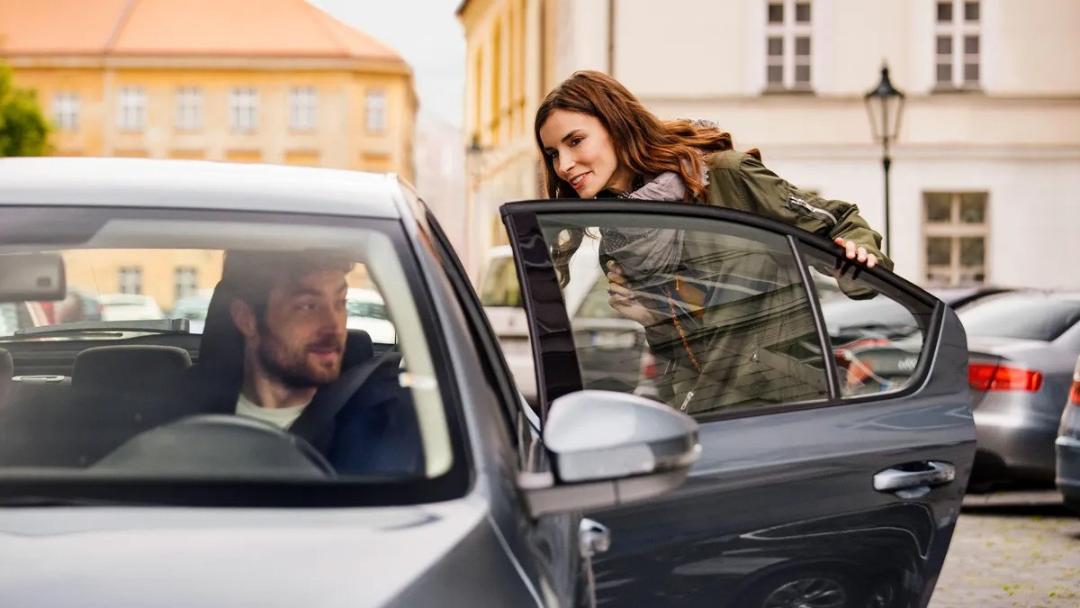 گرفتن تاکسی اینترنتی