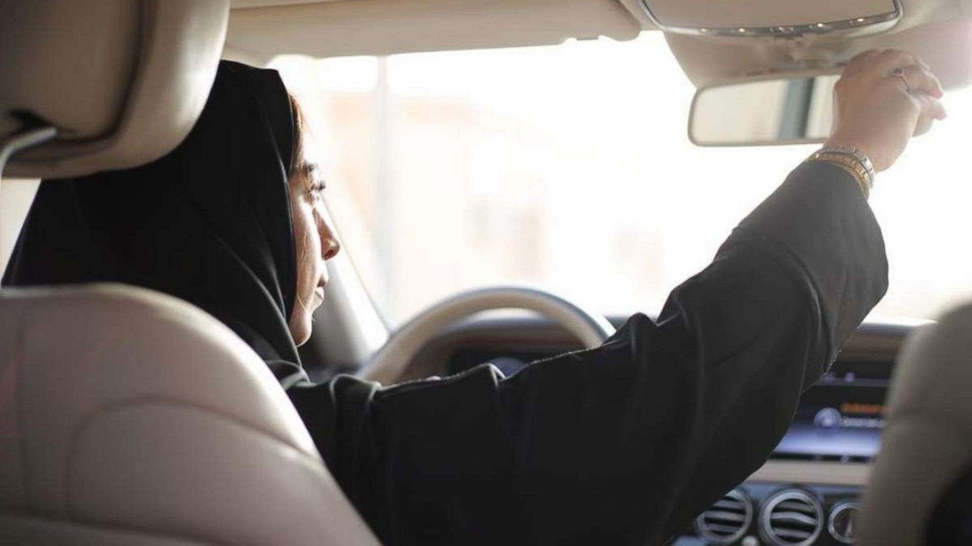 راننده تاکسی خانم