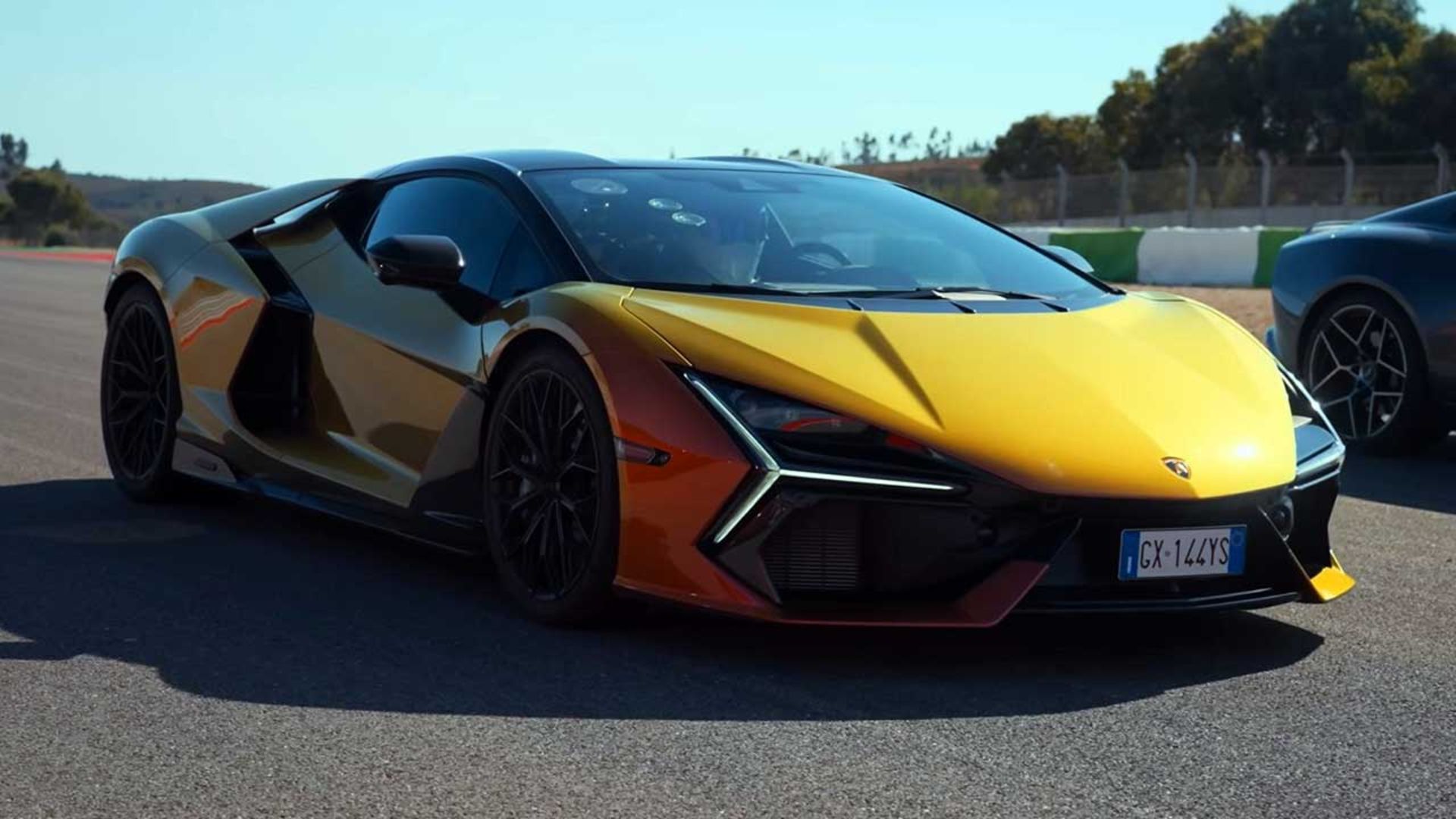 درگ فراری، آستون، لامبورگینی V12