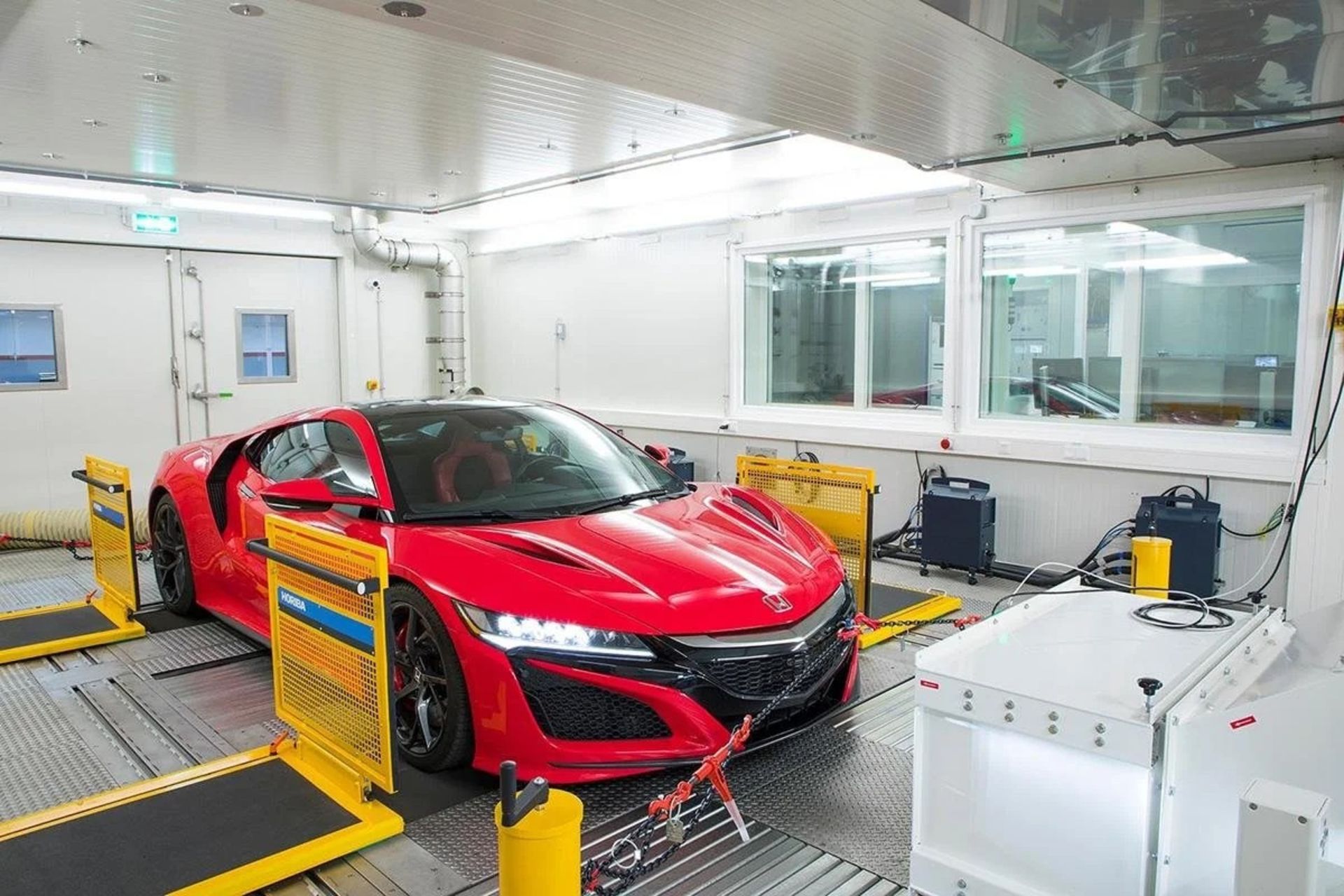 دستگاه داینو خودرو