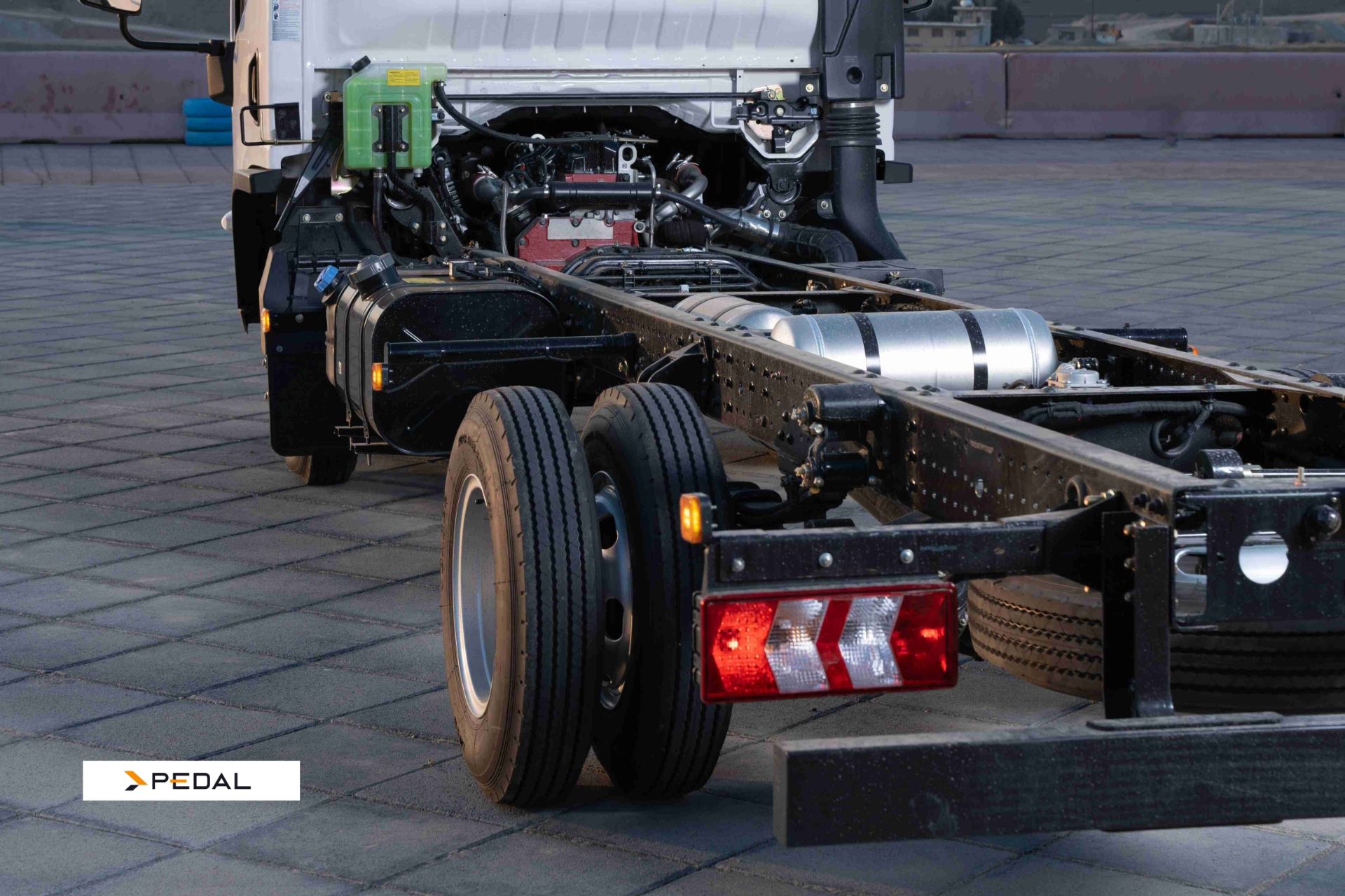 عقب کامیونت ویرا دیزل y9 6 تن