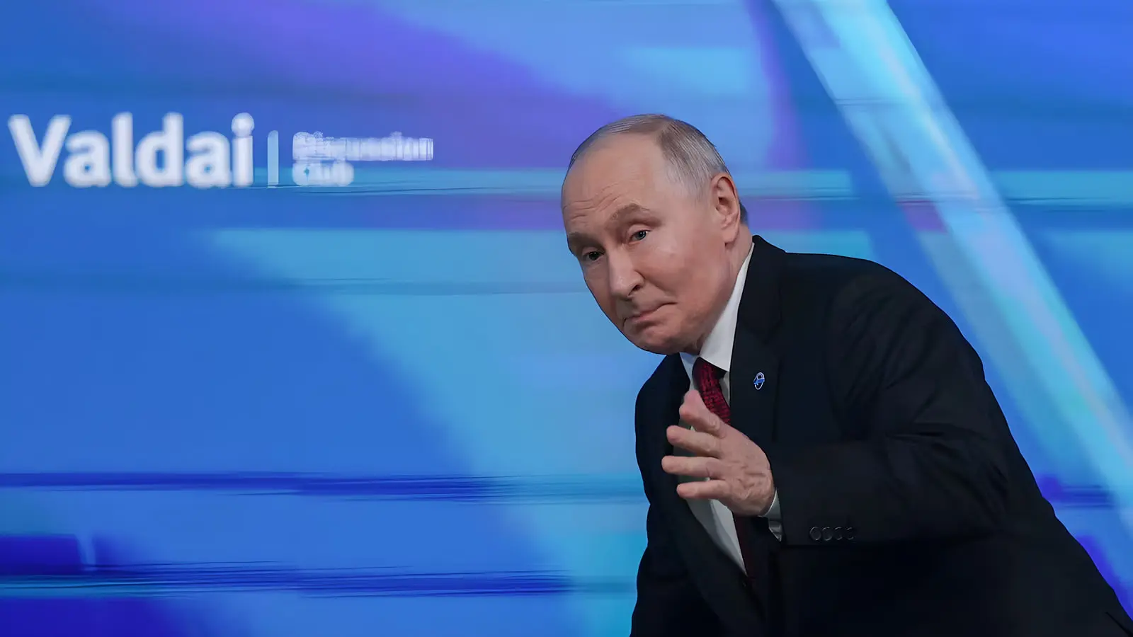 ولادیمیر پوتین (Vladimir Putin) در حال سخنرانی