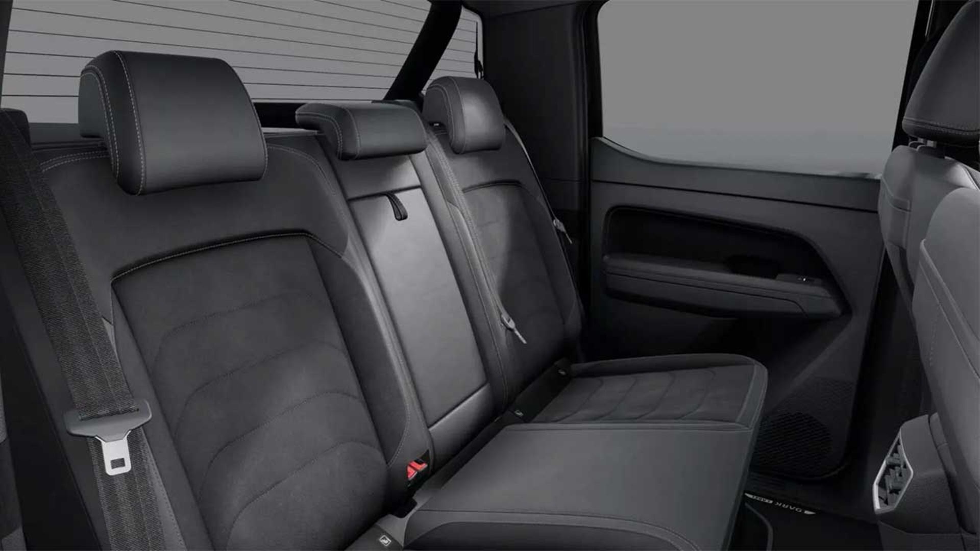 فولکس‌واگن آماروک دارک لیبل