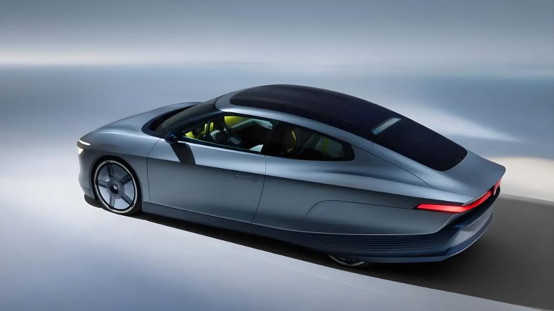 خودروی مفهومی فولکس‌واگن (Volkswagen) با طراحی آیرودینامیک و بدنه خاکستری
