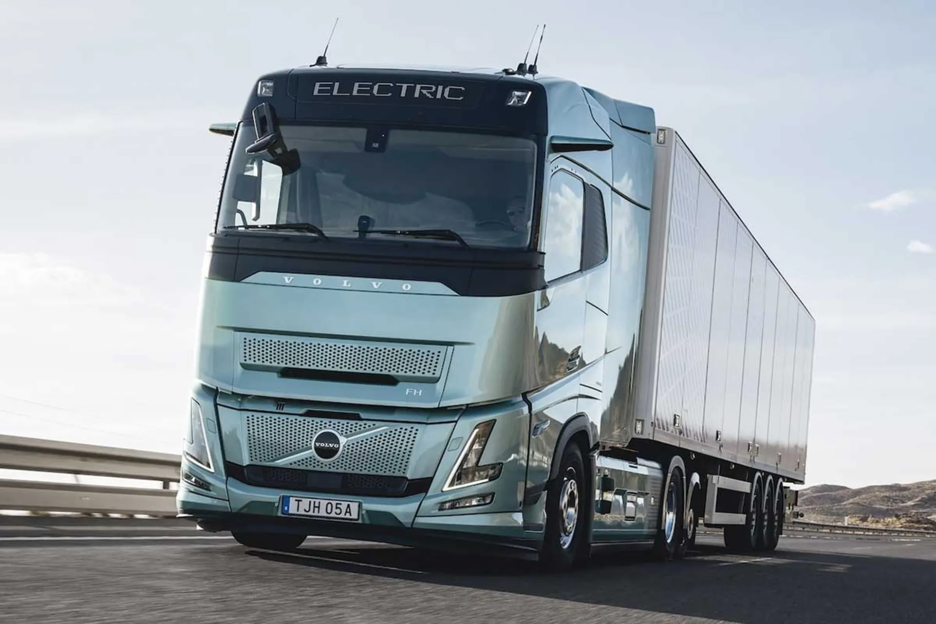 ولوو FH آئرو برقی