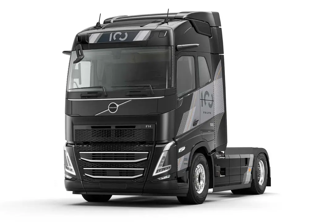 نسخه ویژه صدسالگی کامیون ولوو FH500