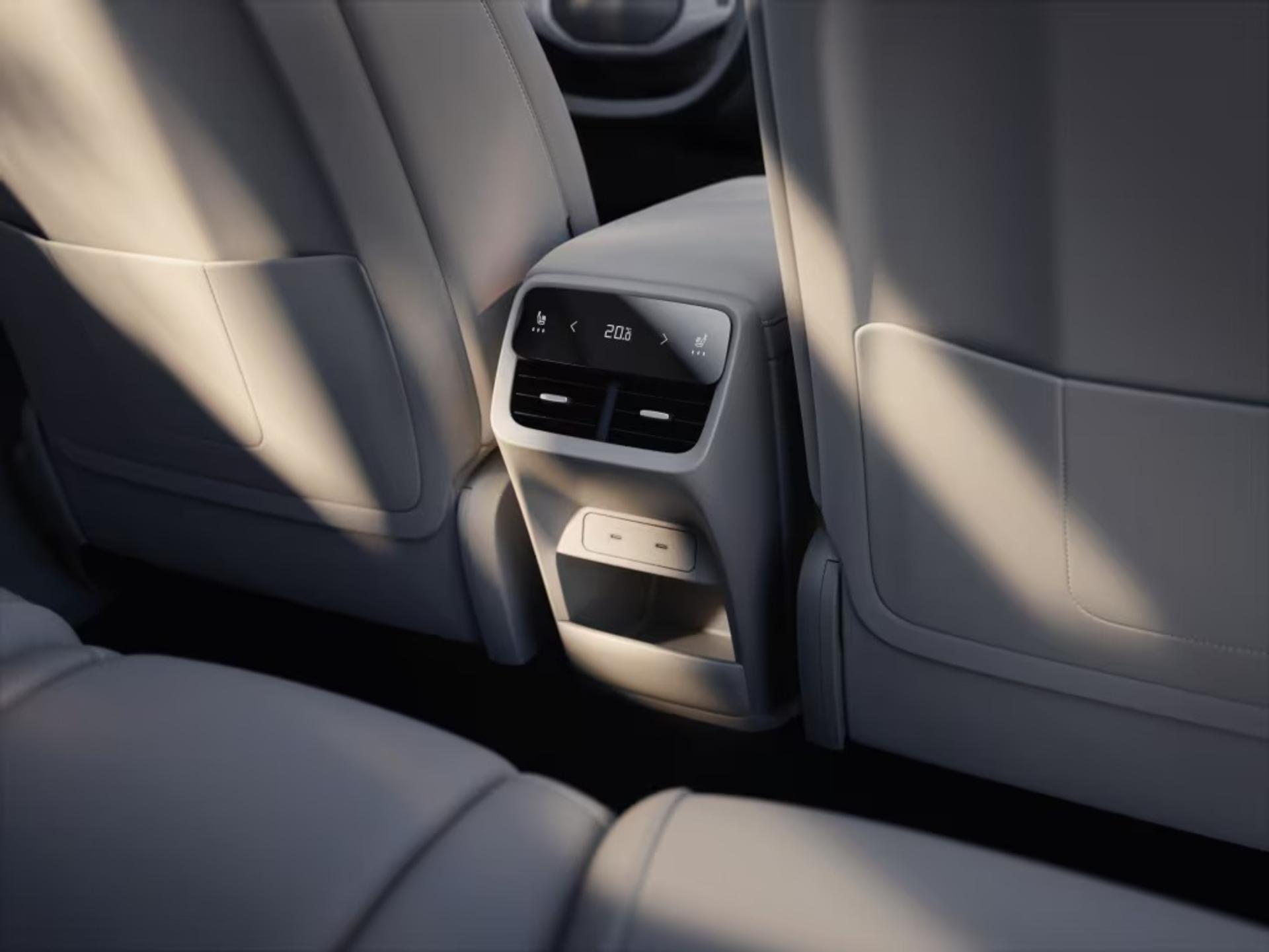 volvo xc70 awd