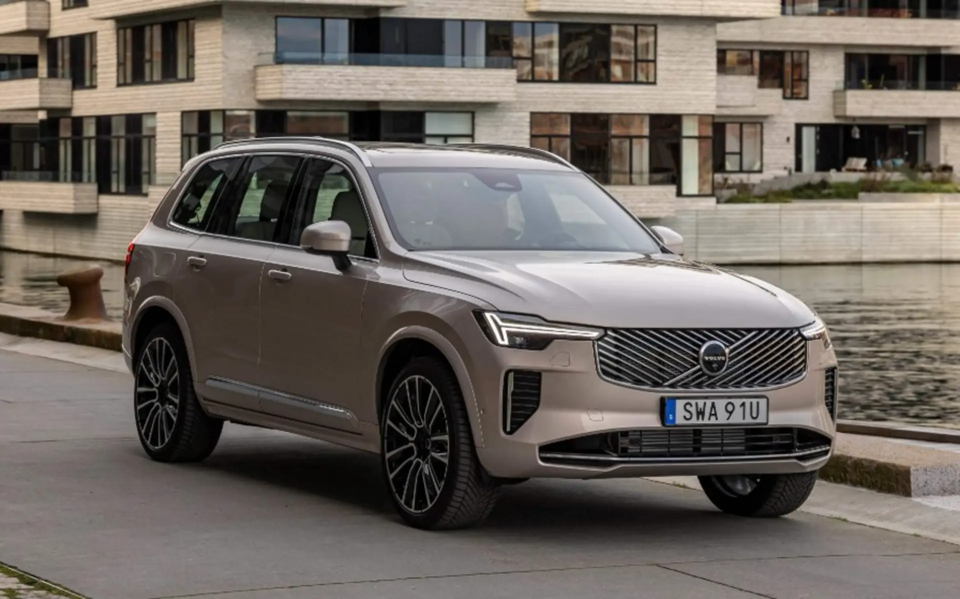   volvo xc90 t8 