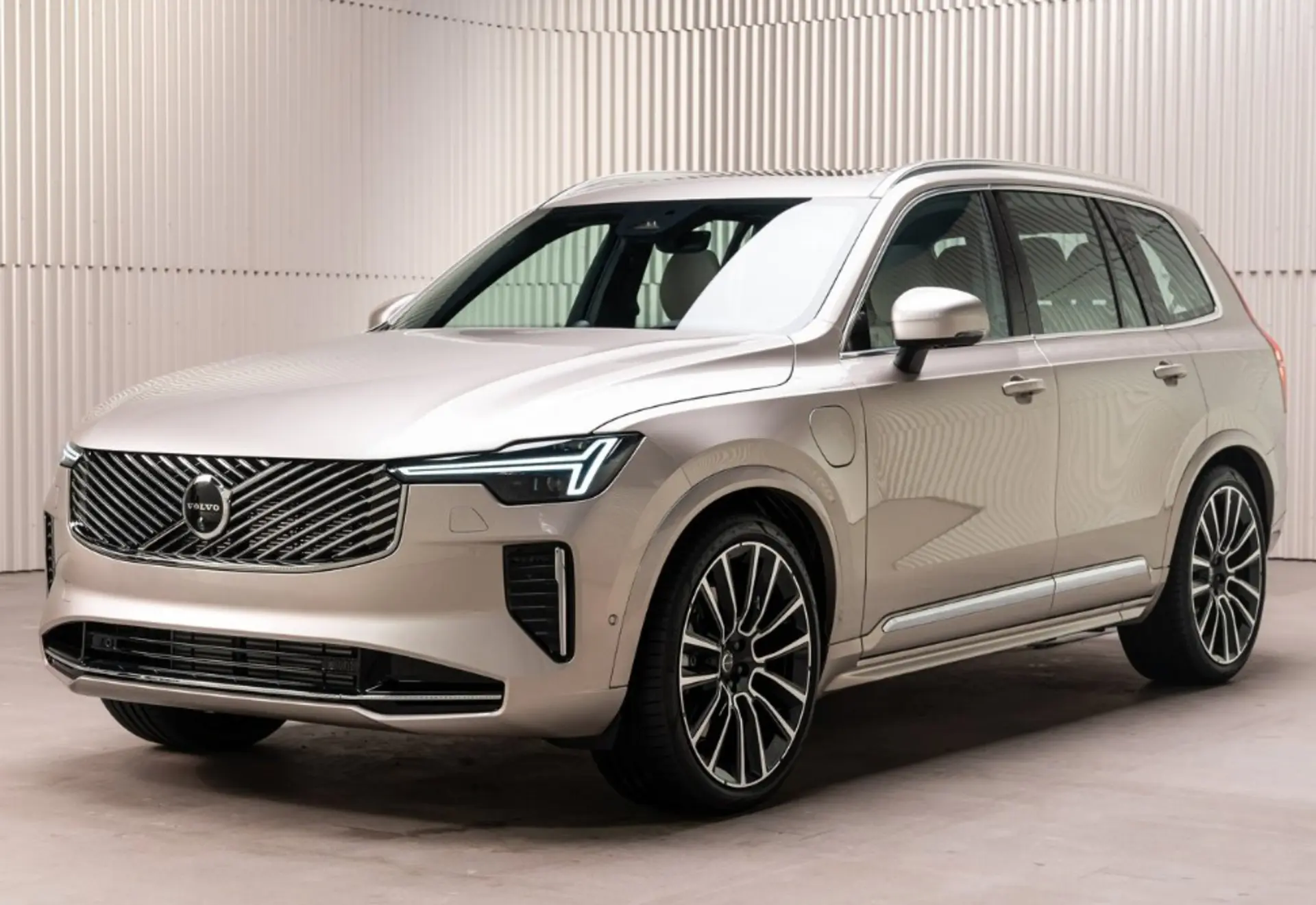   volvo xc90 t8 