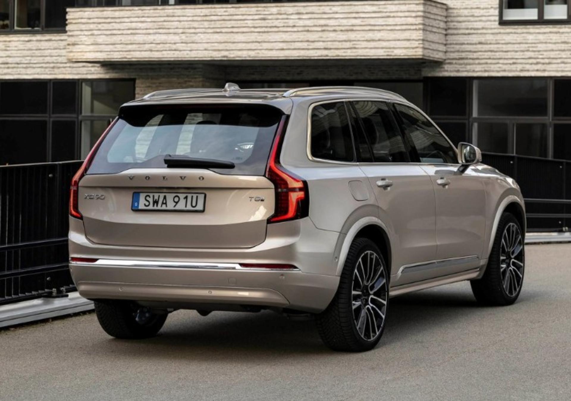   volvo xc90 t8 