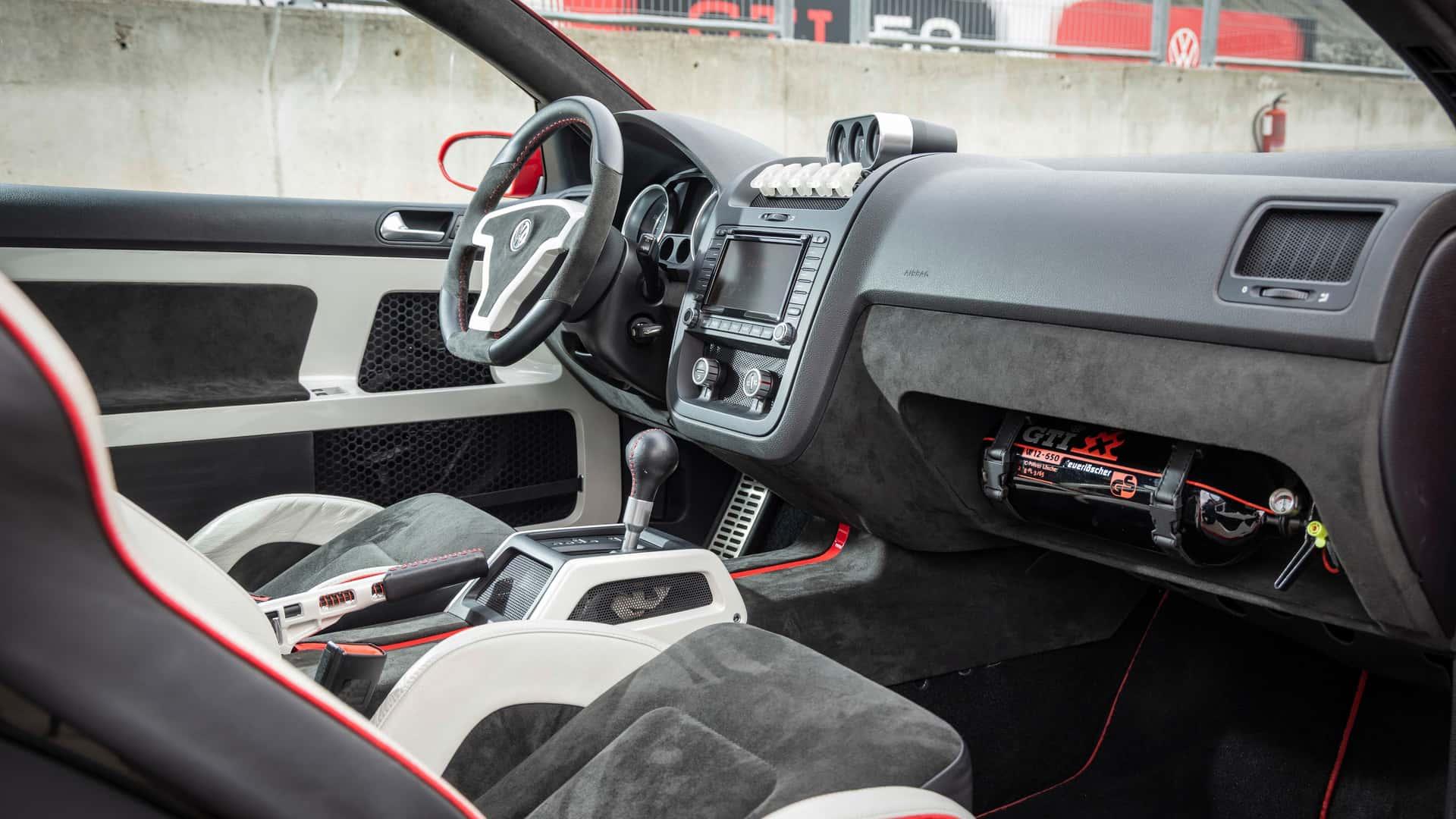 گلف GTI W12