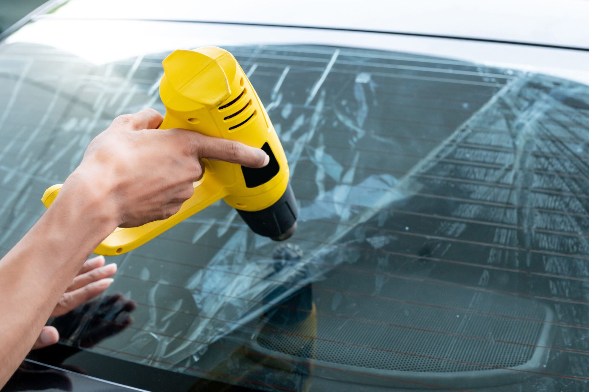 کندن شیشه دودی عقب