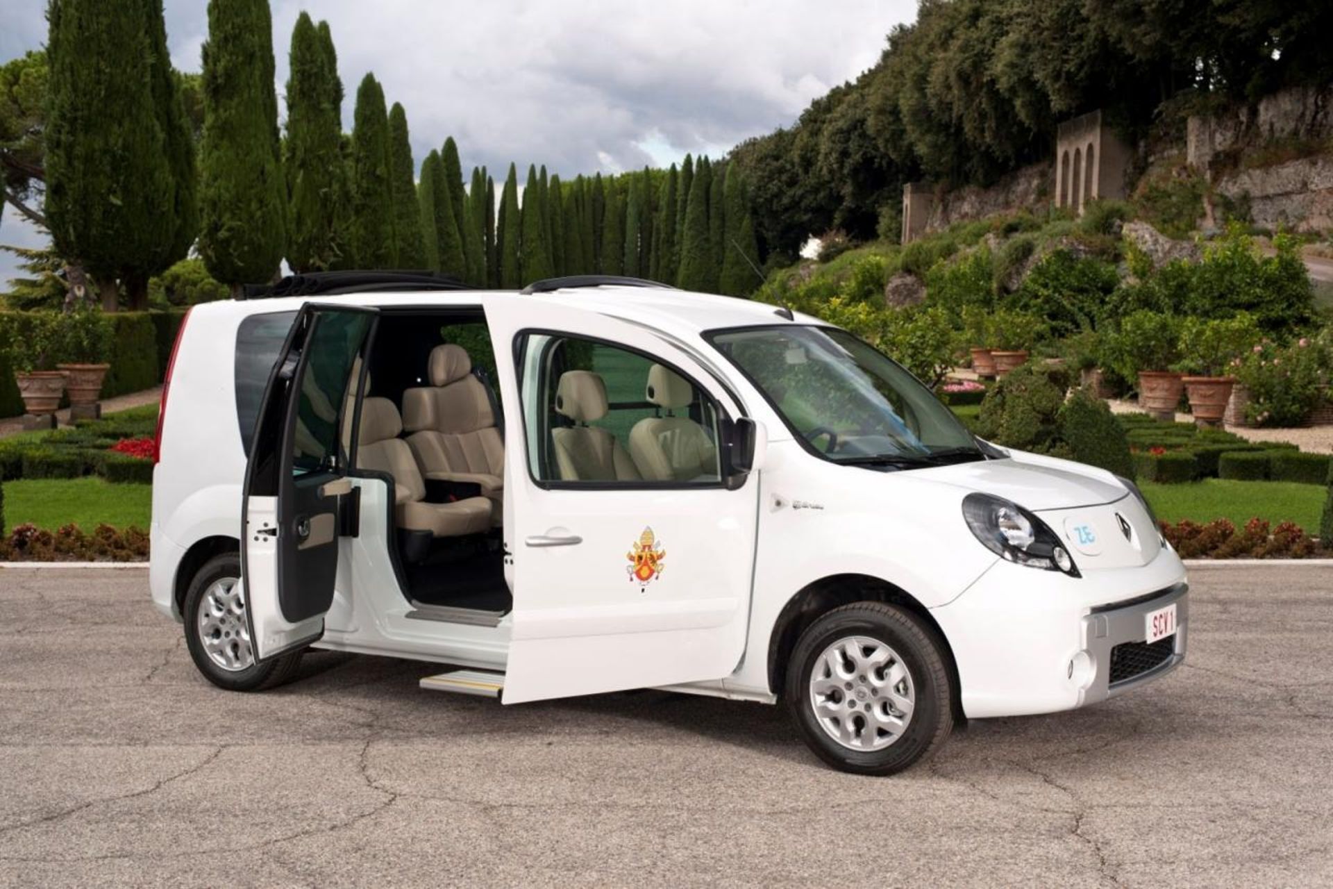 Pope Benedict XVI Renault Kangoo Z.E