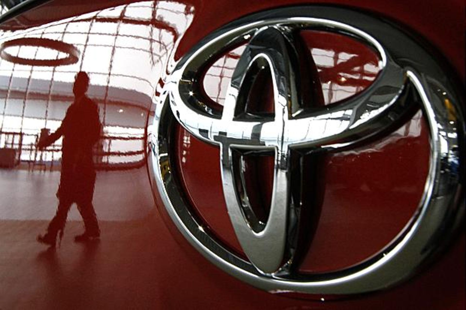TOYOTA logo
